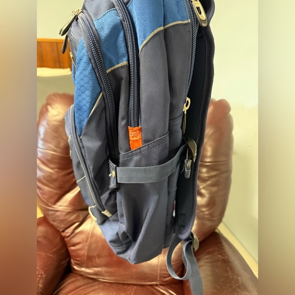 High Sierra Elite Backpack Airflow Cooled Back Suspension Strap Navy Blue - Picture 9 of 10